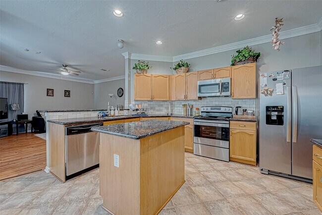 Foto del edificio - 211 Rolling Plains Dr