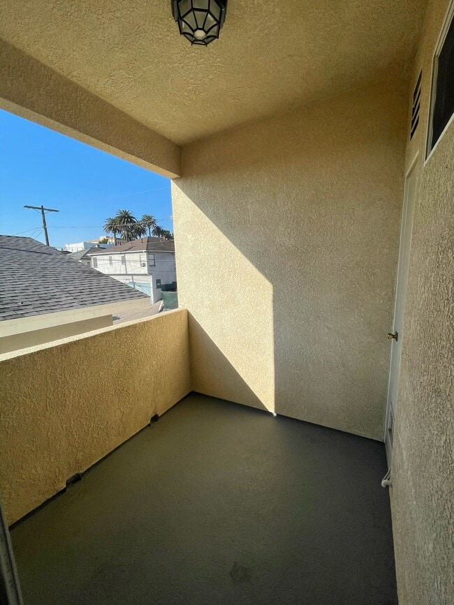 Balcony off of bedroom - 251 Robinson St
