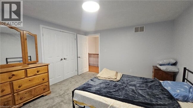 Building Photo - 10 Doll Ct