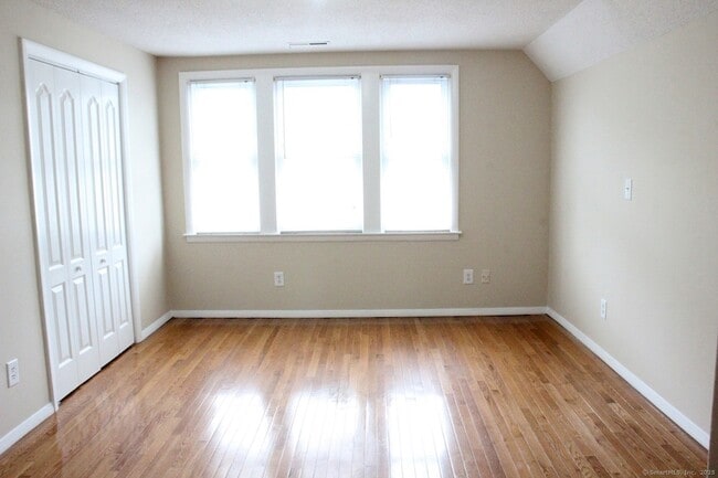 Foto del edificio - 97 Brownell St