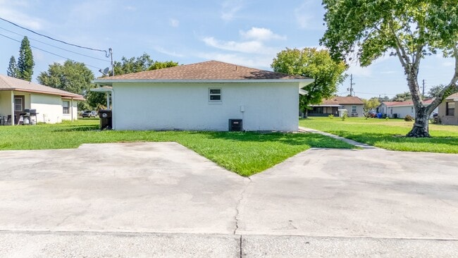 Photo - 909 W Orange St Townhome