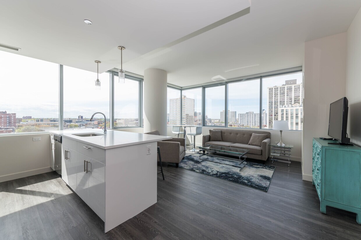 Foto principal - 4702 N Clarendon Ave