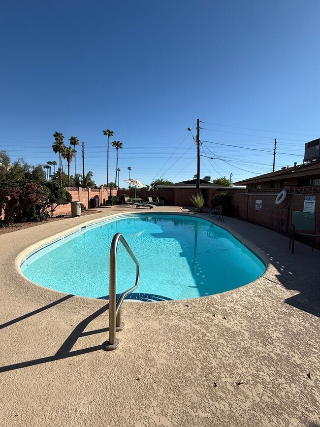 Building Photo - 1 bed 1 bath unit in Tempe