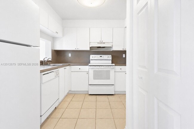 Building Photo - 11750 SW 18th St