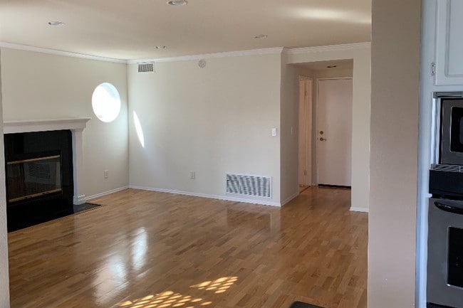 Family room - 8179 Rimridge Ln