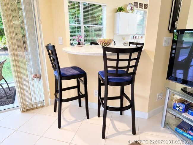 Foto del edificio - 6325 Graycliff Dr