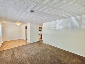 Building Photo - 10th2354 (MK-KS)