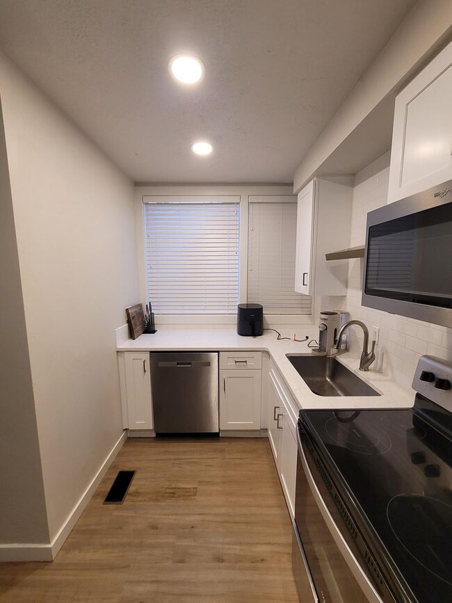 Foto del edificio - Cherry Lane Commons