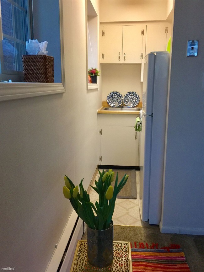 Building Photo - 1 br, 1 bath  - Kenilworth Apartments 204S