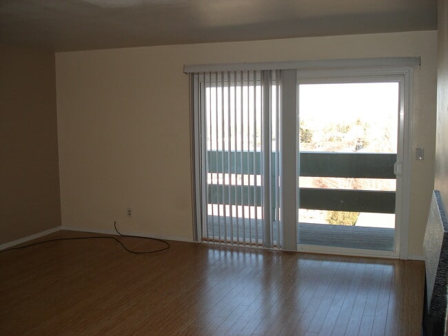Building Photo - Cashill Condo