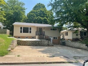 Building Photo - 328 S Duncan Ave