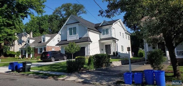 Foto principal - 149 Columbus Dr