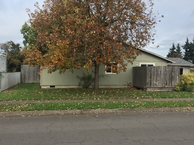 Building Photo - 520 N 38th Pl