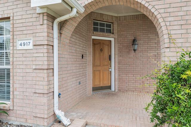 Foto del edificio - 4917 Woodmeadow Dr