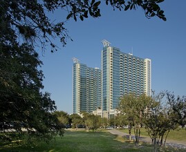 Building Photo - 5925 Almeda Rd