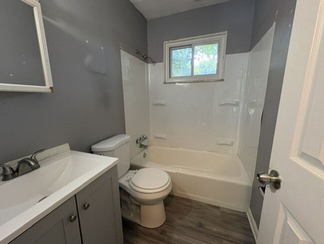 Building Photo - 1382 Bellevue Ave