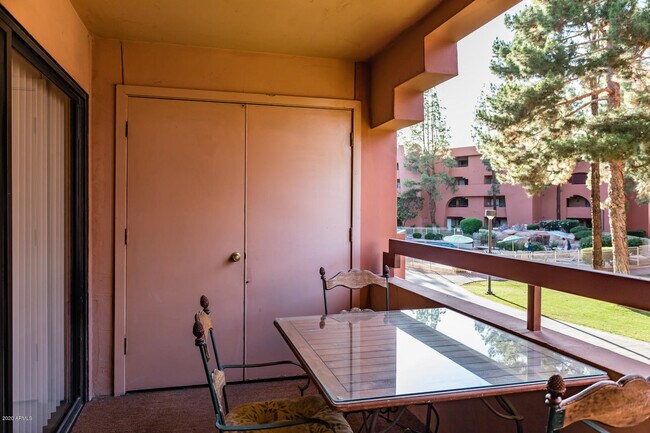 Foto del edificio - 12222 E Paradise Village Pkwy S