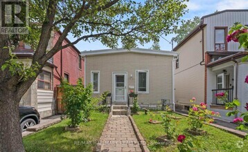 Building Photo - 161 Ashdale Ave