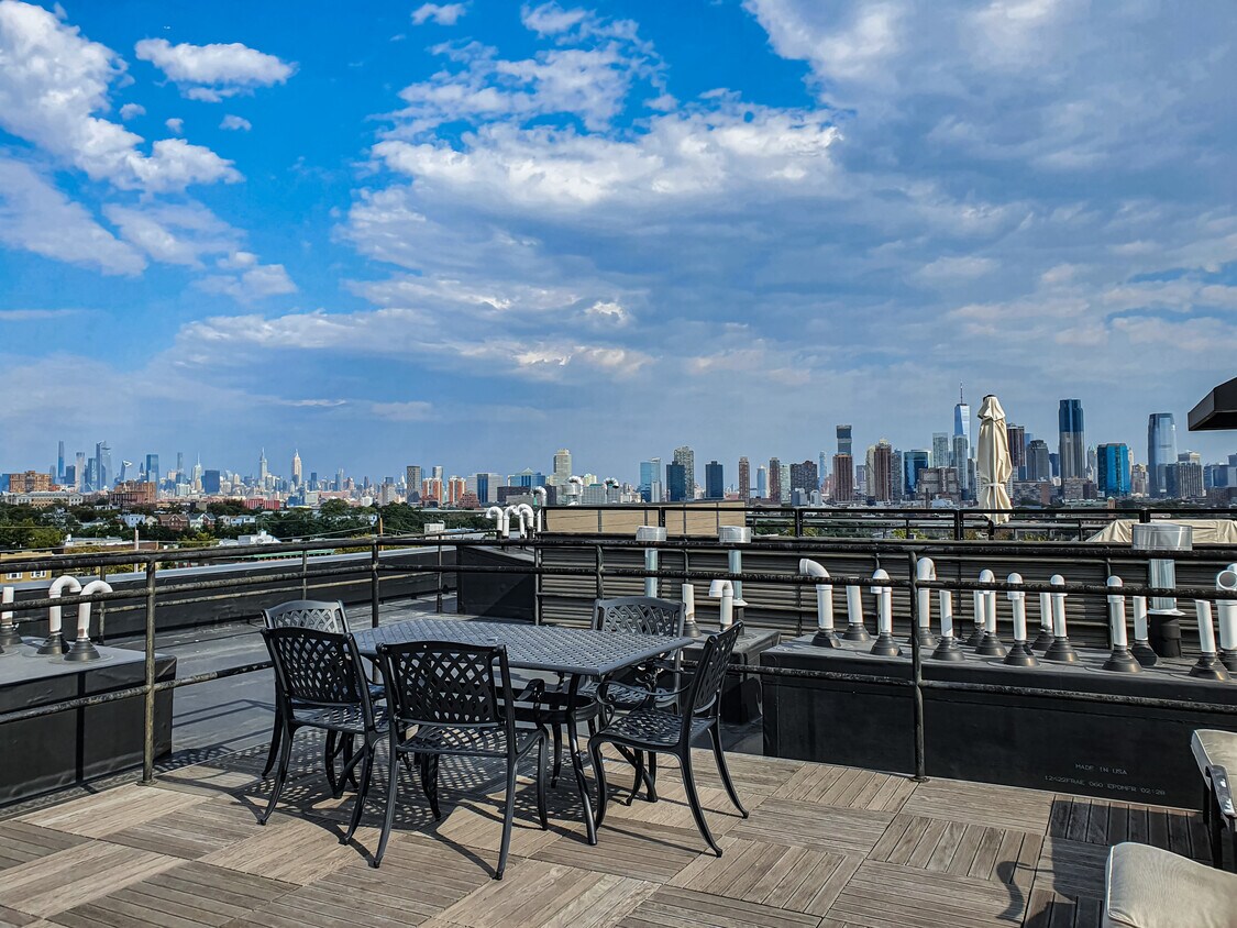 Foto principal - 650 Montgomery St