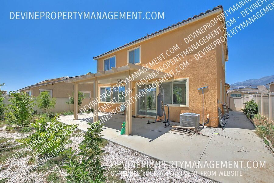 Foto del edificio - 1387 Alpine Ave
