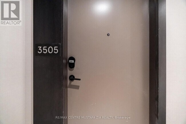 Photo du bâtiment - 4015 The Exchange