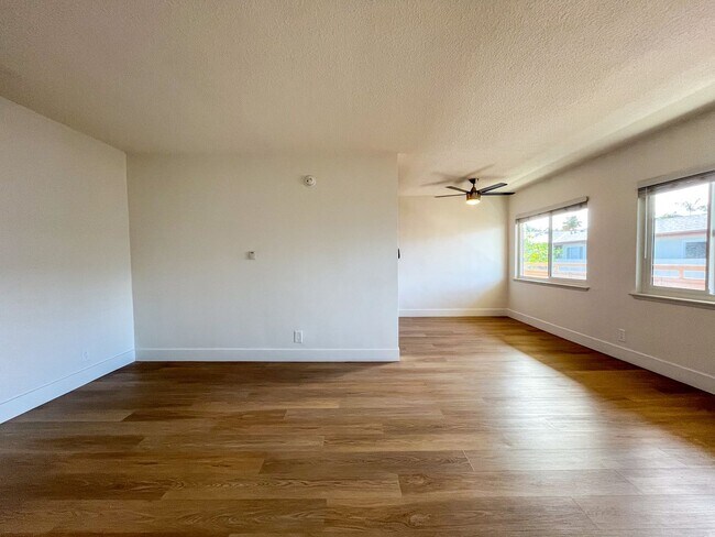 Interior Photo - 3910 Coco Ave