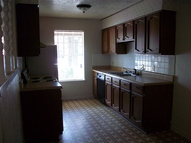 Building Photo - 3 br, 2 bath House - 3111 Heatherwood Dr 3...