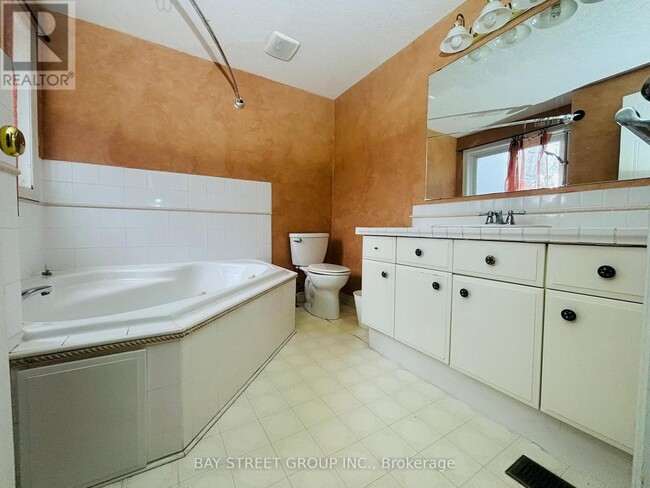 Building Photo - 327 Cornridge Pl