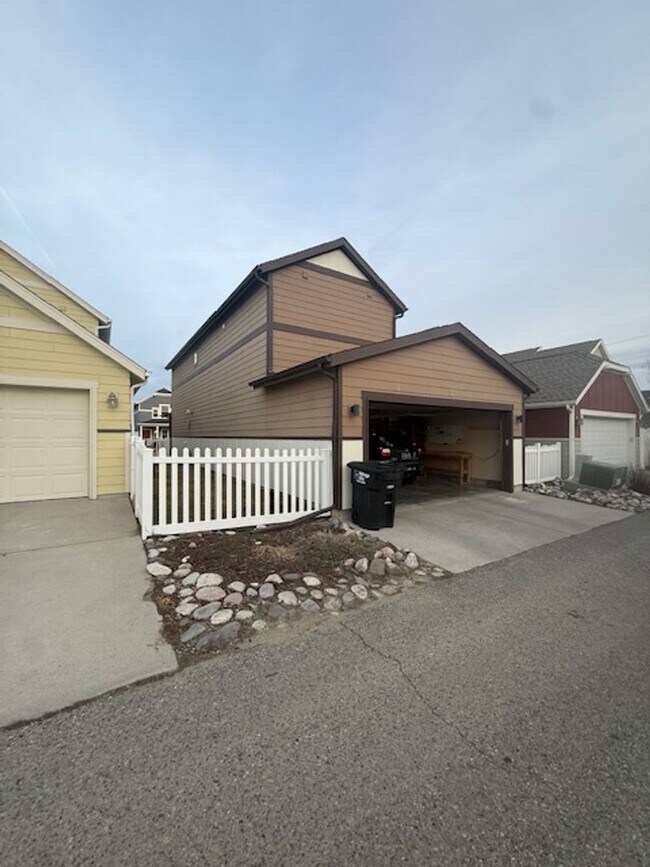 Building Photo - Josephine crossing 4 bedroom cottage