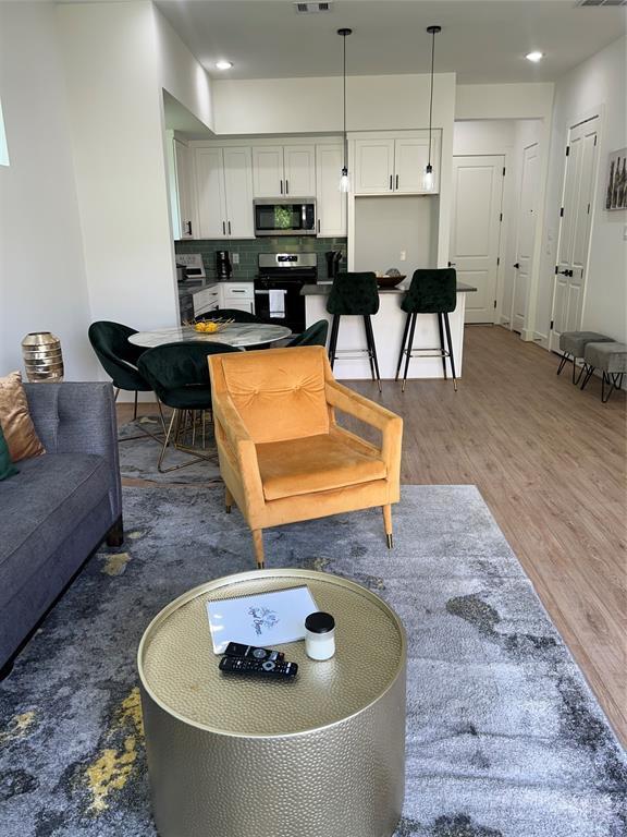 Foto del edificio - 7825 Colonial Ln