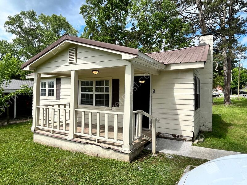 Primary Photo - 97 Barker St