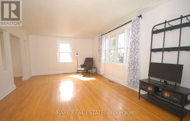 Photo du bâtiment - 11 Maple Ln