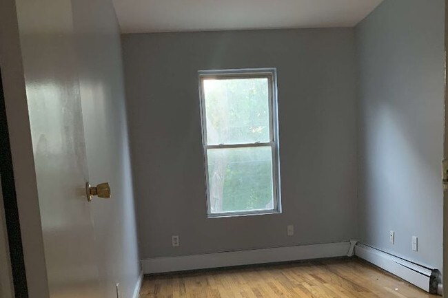 Foto del edificio - 500 Ralph Ave