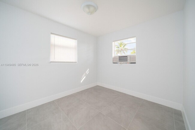 Foto del edificio - 5740 Mayo St