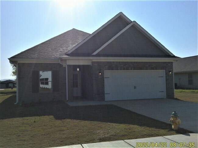 Foto del edificio - Home for Rent in Meridianville, AL! Availa...
