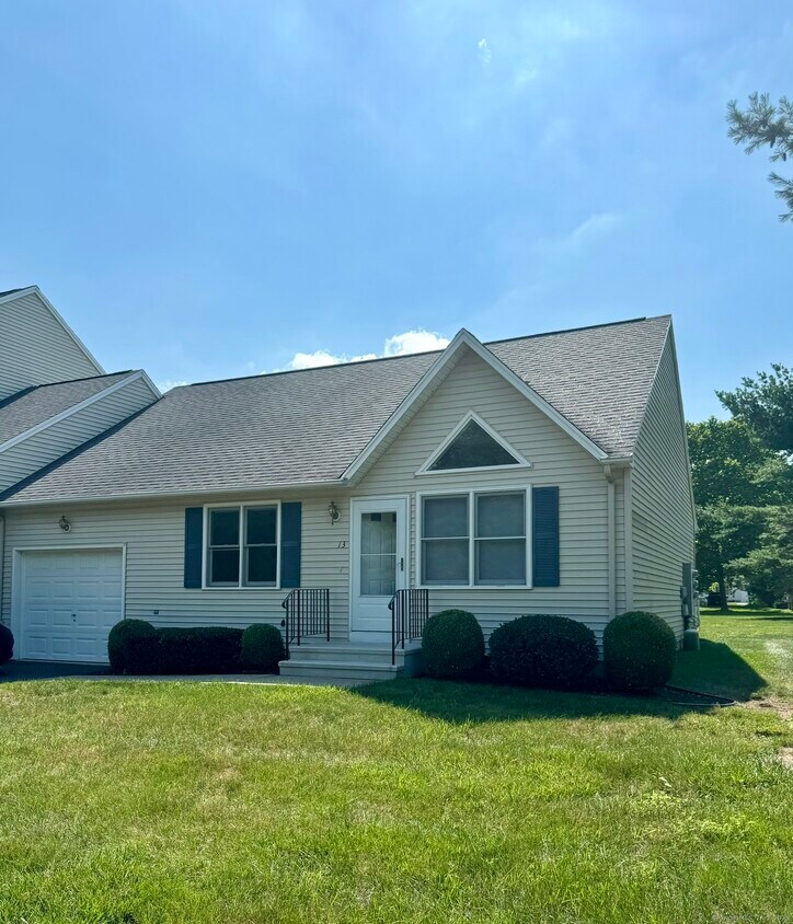 Foto principal - 304 Brainard Rd