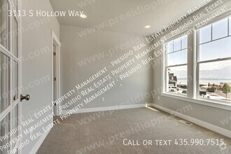 Building Photo - 3113 S Hollow Way