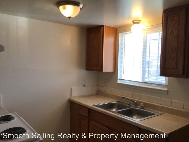 Building Photo - 5934-5934 Clover Manor Way
