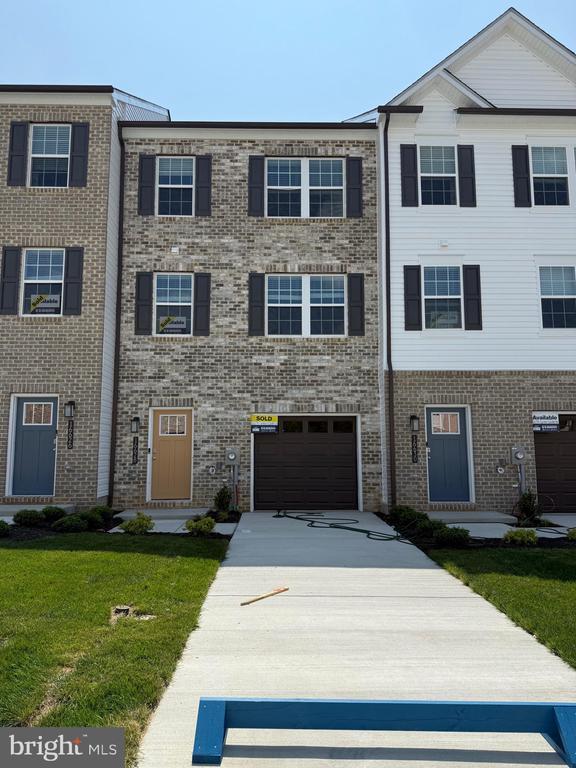 Primary Photo - 16628 Green Glade Dr