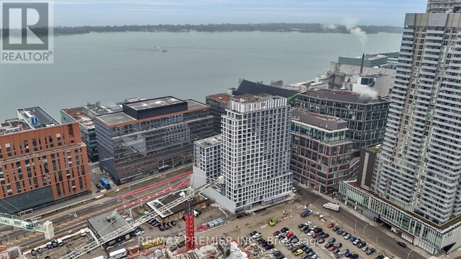 Building Photo - 15 Richardson St