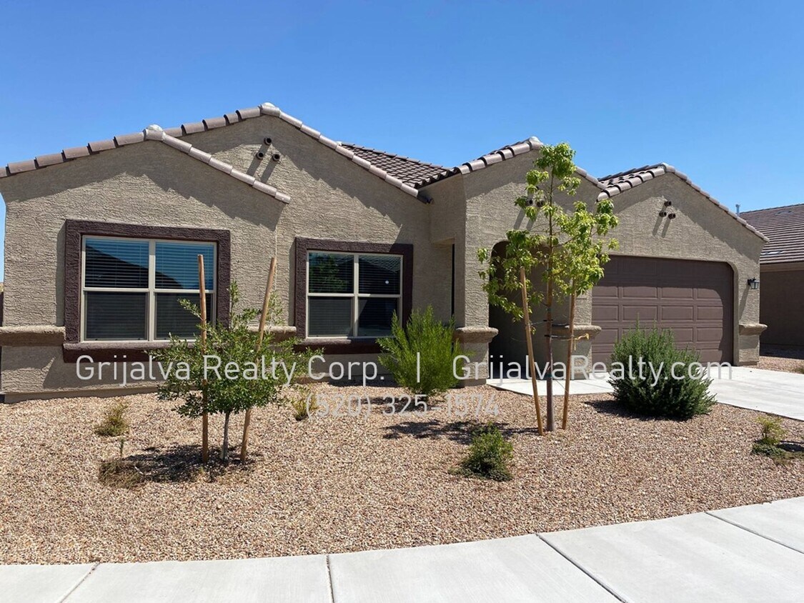 Foto principal - Newer 4 BR Home in Sahuarita for Rent (Sah...