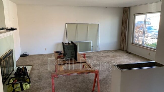 Building Photo - 432 Vassar St