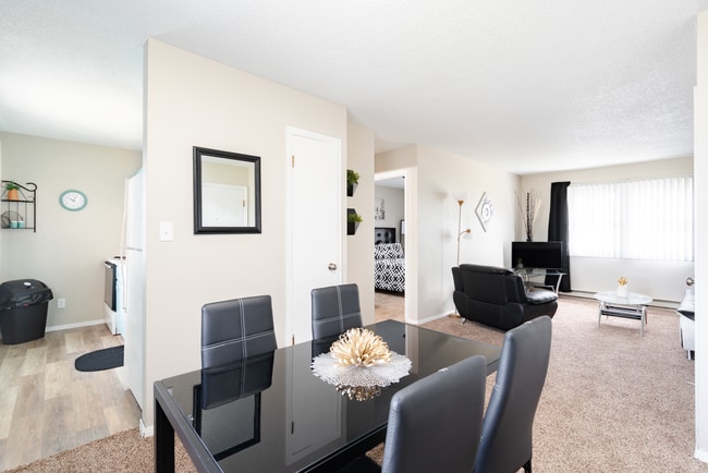 Interior Photo - Brentwood Estates - Furnished & Unfurnished Apartments
