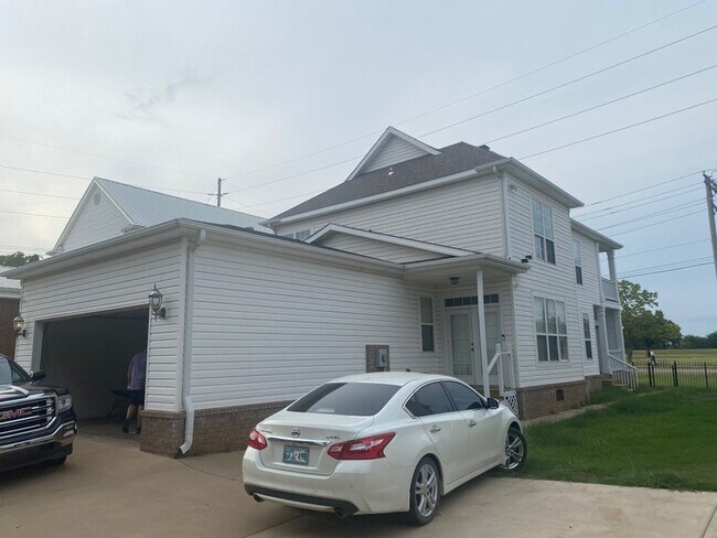 Foto del edificio - 121 W Lakeview Rd