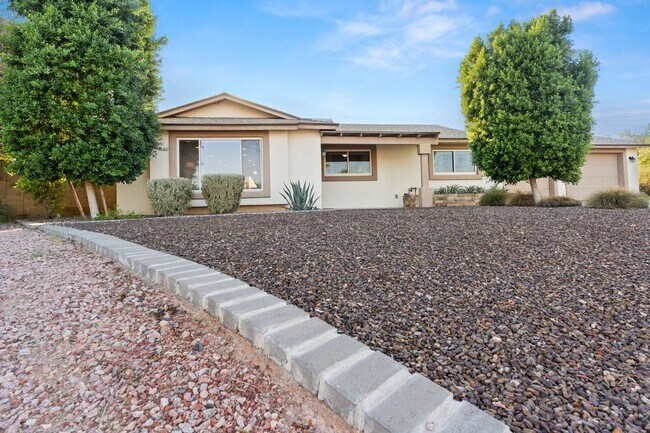 Foto del edificio - UN-FURNISHED!! 3 Bedroom/ 2Bath in Heart of Scottsdale!!