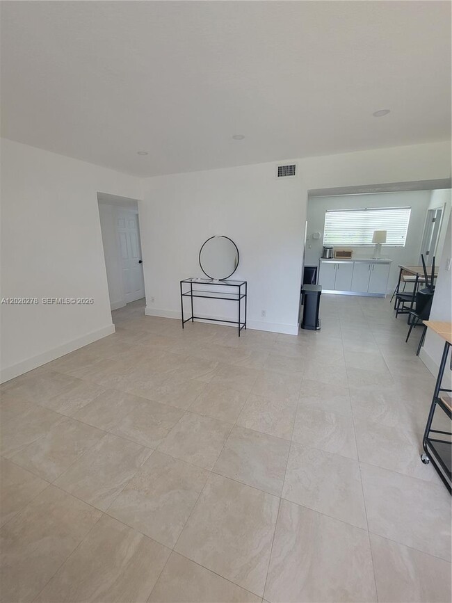 Building Photo - 1052 SW 79th Ave