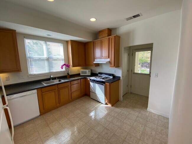 Foto del edificio - 2590 E 20th St