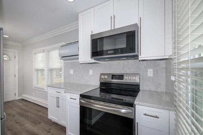 Foto del edificio - 100 N Country Rd