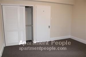 Foto del edificio - 5060 N Marine Dr