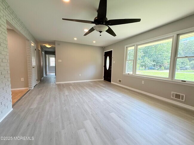Building Photo - 401 Leesville Rd